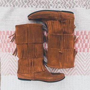 Minnetonka 3 Layer Fringe Boots - 1632